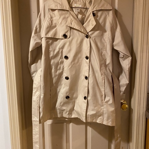 Woman’s Jacket - Picture 2 of 4